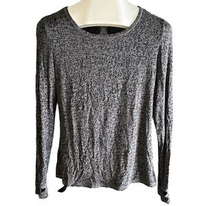 🎈Cuddl Duds long sleeve shirt with thumb holes